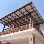 Awning rumah kayu seraya