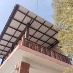 Awning rumah kayu seraya