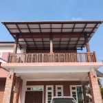 Awning rumah kayu seraya