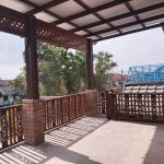 Awning rumah kayu seraya