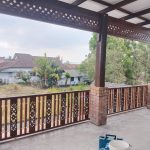 Awning rumah kayu seraya