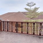 Awning rumah kayu seraya
