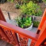 pagar beranda kayu seraya