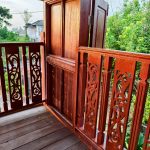 pagar beranda kayu seraya